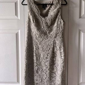 Beige lace v-neck sleeveless Adrianna Papell dress